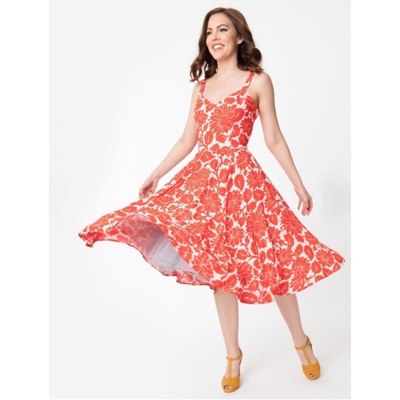 *SOLD* Bernie Dexter Vera Dress in Dahlia Rosas - Picture 2 of 6